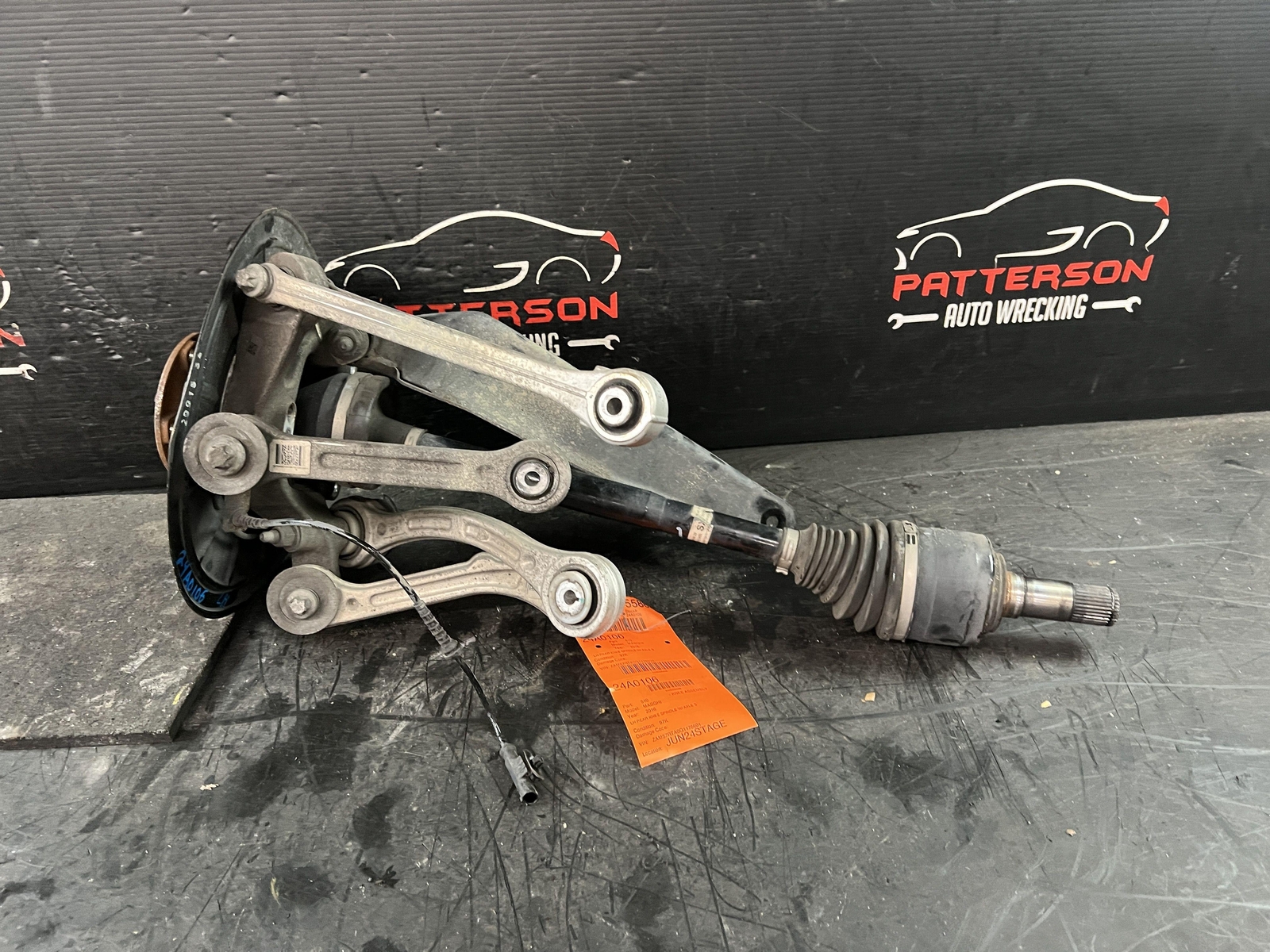 14-17 MASERATI GHIBLI REAR DRIVER LEFT KNEE SPINDLE W/ AXLE SHAFT CONTROL ARMS