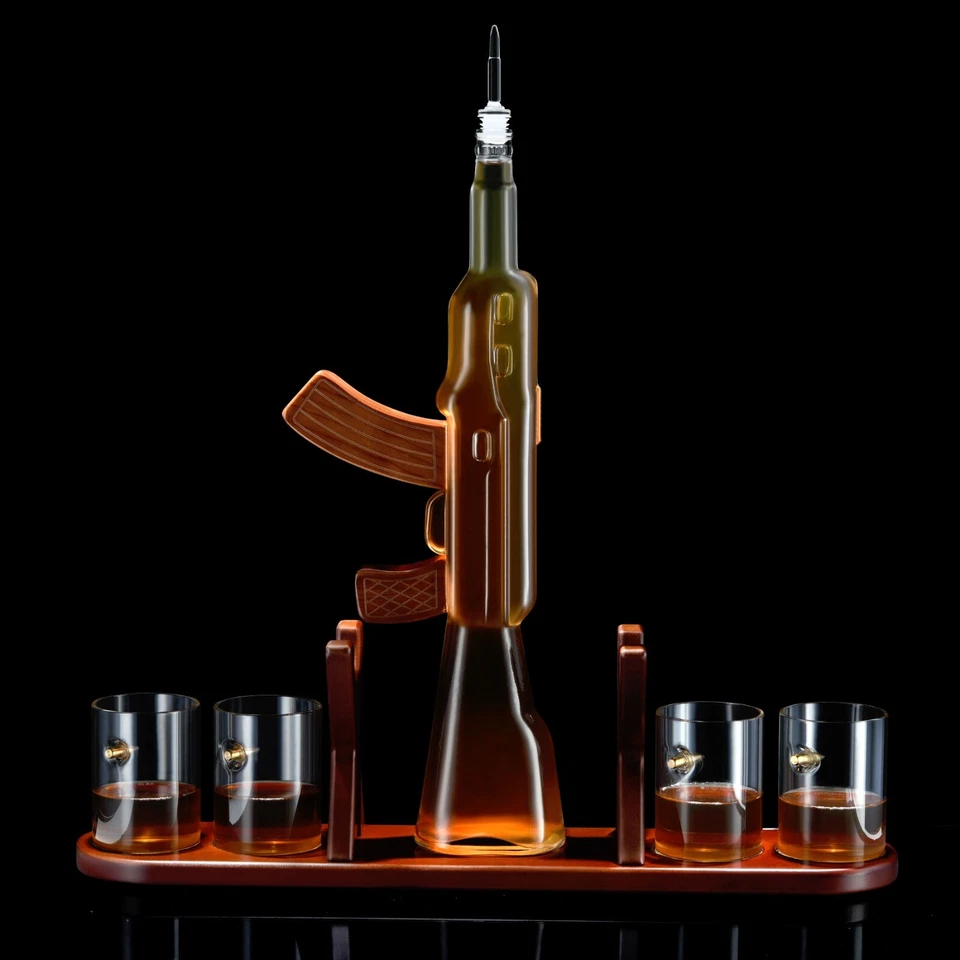 Large Gun Whiskey Decanter By The Diamond Glassware, With 4 Bullet Glasses - Image 2 of 3