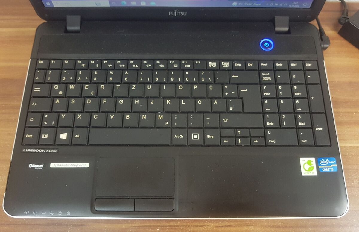 Notebook Fujitsu Lifebook A512 Intel Core i3 2x2,4GHz 8GB Notebook Fujitsu Lifebook A512 Intel Core i3 2x2,4GHz 8GB
