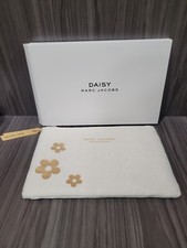 Marc Jacobs Daisy Cosmetic Bag new in box