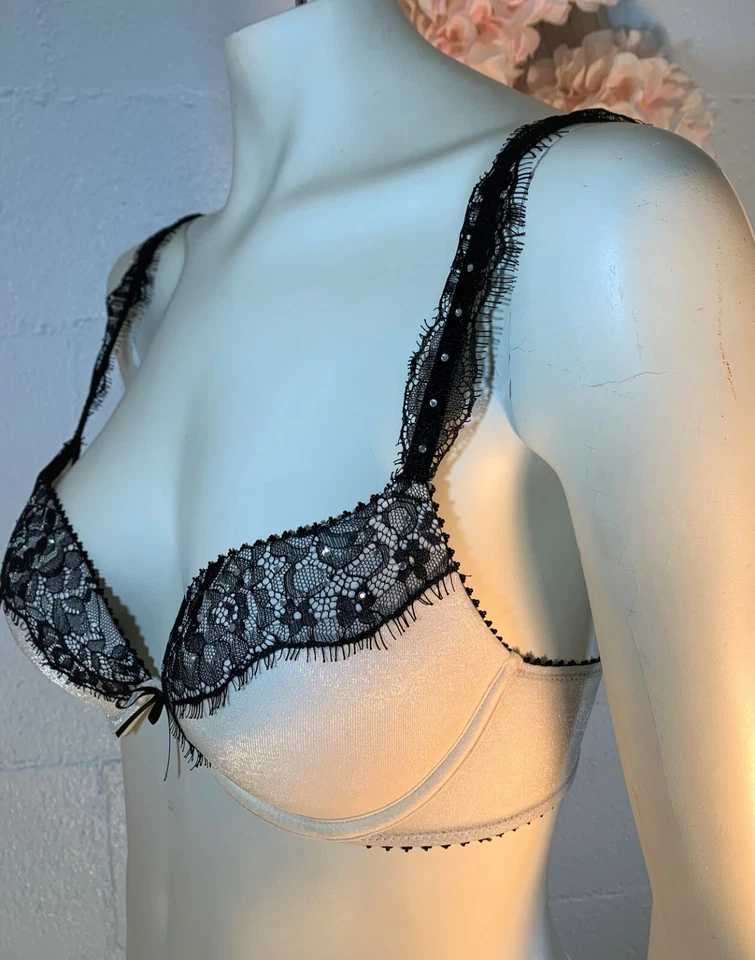 Sujetador push up Cosmopolitan con aros joyas de encaje 34C DIVERSIÓN MUJER INTRÉPIDA Foto 3 de 4