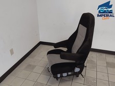 2018-2024 Freightliner Cascadia Front Left Driver Side Seat Assembly Oem 2018-2024 Freightliner Cascadia Front Left Driver Side Seat Assembly Oem