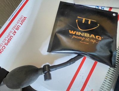 Winbag 300 Pounds Lifting Power Bag Size: 6.25'' W x 5.75'' L(D18)