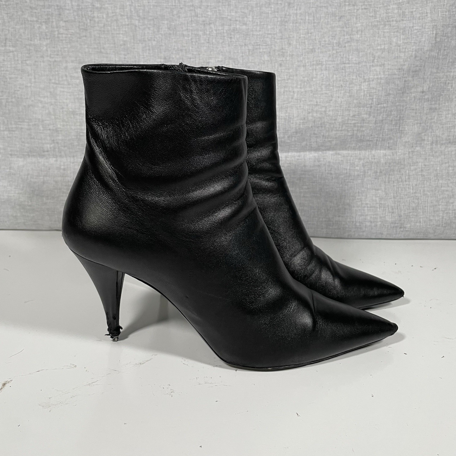 Stivaletti Saint Laurent in pelle nera taglia 40 9 5 tacco a spillo 580007 1200€ nuovi