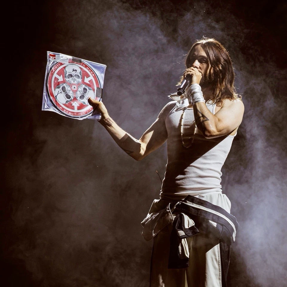 Thirty Seconds To Mars SIGNED A Beautiful Lie Picture Disc 2LP 20th Anniversary - Image 3 of 4