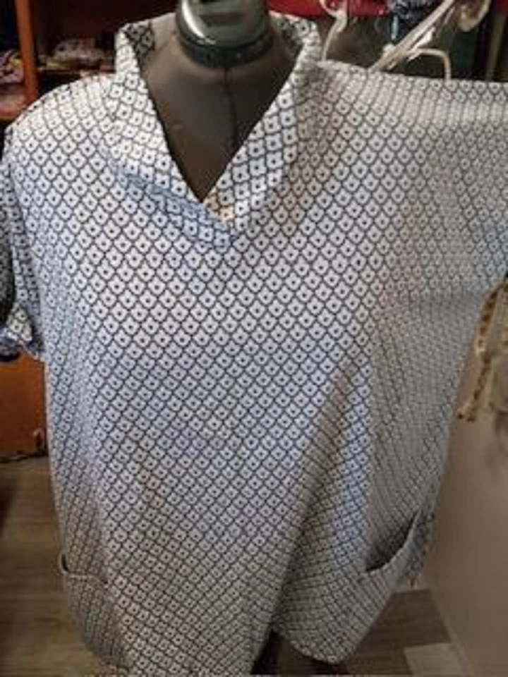 5X-6X  Scrub top-plus size  ````Black design on white - Image 2 of 2