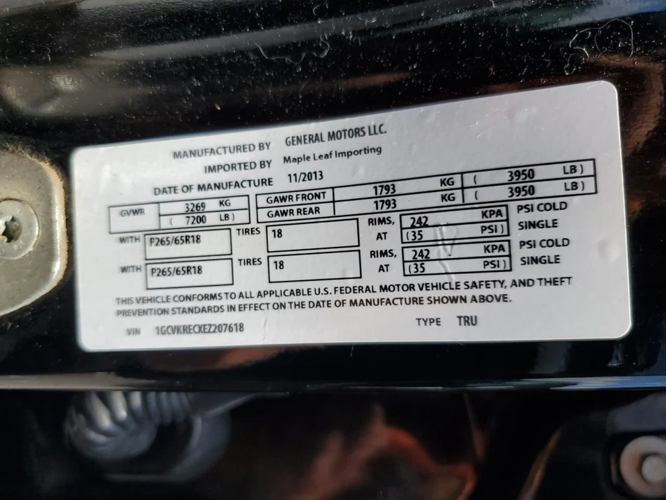 2014-2015 Chevrolet Silverado 1500 Driver Headlight Assembly OEM Used 3707968 - Image 3 of 4