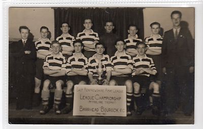 Einfache Rückseite PC Foto von Barrhead (Renfrewshire) Bourock F.C. 1945-46 (C22891)
