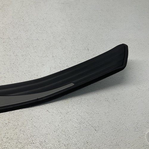 2006-2010 BMW- REAR LEFT DOOR SILL / Scuff Plate 7034305 - Picture 3 of 6