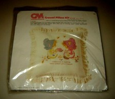 New Sealed COLUMBIA MINERVA sweeter with friend Pillow Kit  7980 14x14" CM