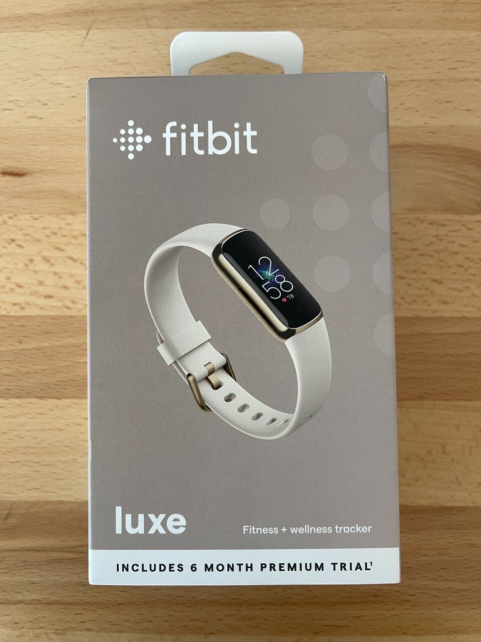 Fitbit Luxe ルナホワイト/ソフトゴールド Fitbit Luxe Activity & Fitness Tracker with Heart Rate