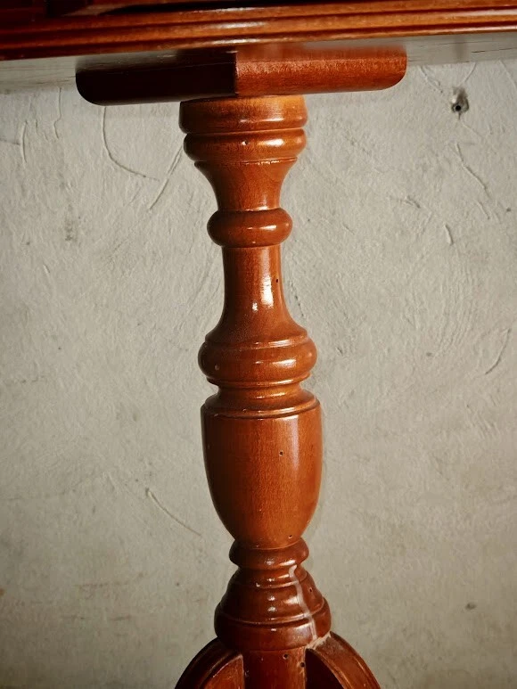 Antique Guéridon rond sur roulettes travail style anglais 3 tiroirs H. 64cm 50cm - Photo 4/4