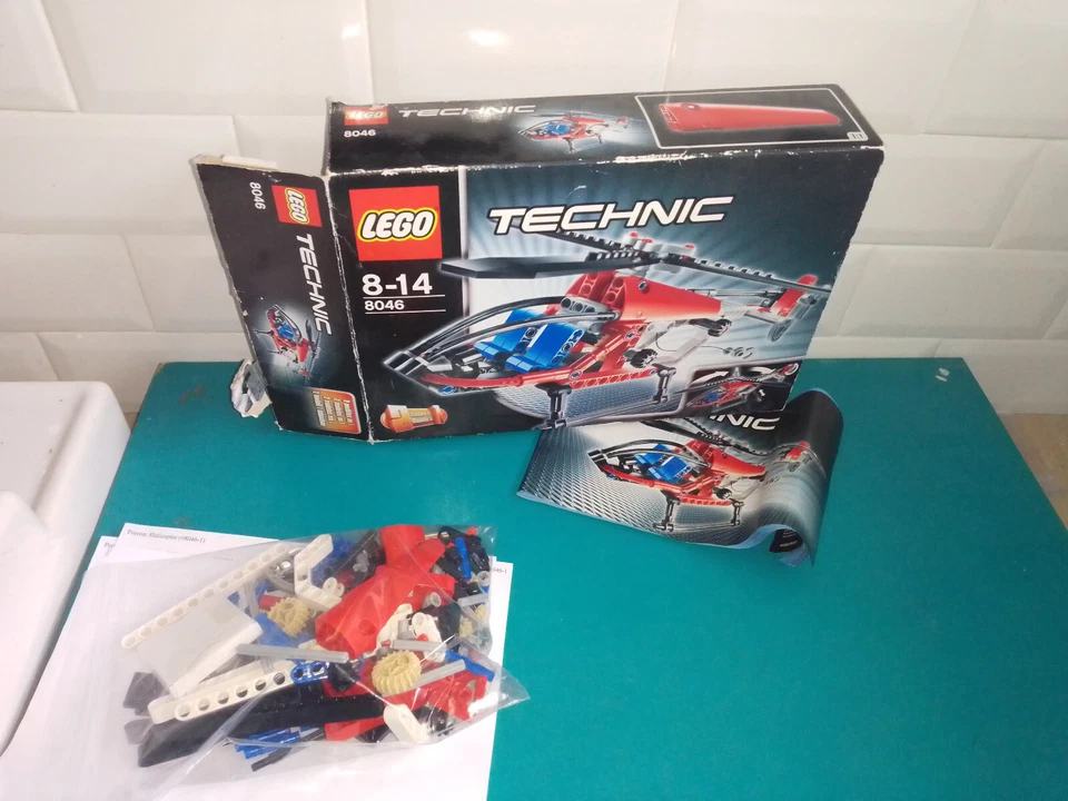 LEGO Technic 8046 Helicopter, photo 1 sur 2