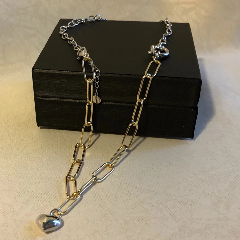 Collar de eslabones con eslabones envolventes de corazón de amor de plata de ley 925 enchapado en oro de 18 quilates Foto 2 de 4