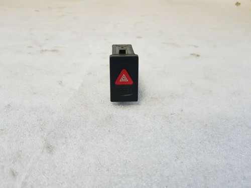 VW Passat 3BG Bj 00-05 Schalter Warnblinker 3B0953235 E