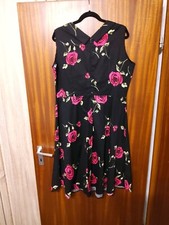 Schönes ärmelloses Kleid mit Rosen und sexy Ausschnitt Gr.  46 48,  guter Zustan