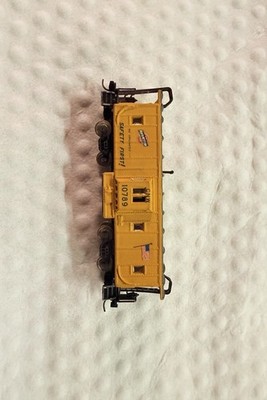 Con-Cor Sekisui N Scale C&NW Bay Window Caboose #10789