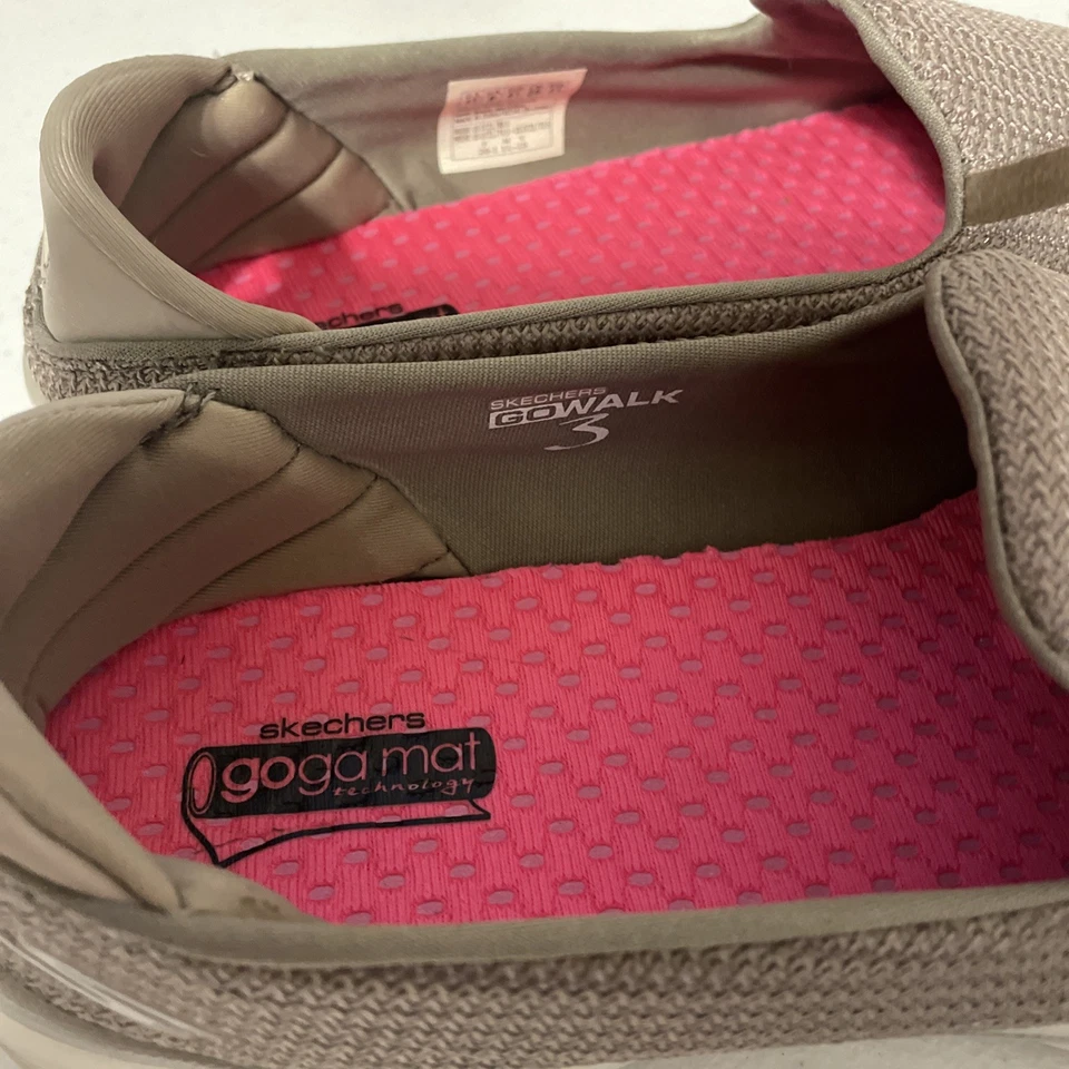 Sapato sem salto Skechers Gogamat GoWalk 3 bege feminino tamanho 11 UE 41 - Imagem 3 de 4
