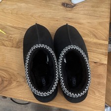 UGG Tasman Teens Slip-On Slippers US 7 Black/White Lined Wool Blend Rubber