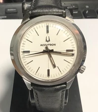 N0(1970) Bulova Accutron “255” caliber 2180. Running, Keeping Time, Storage Case