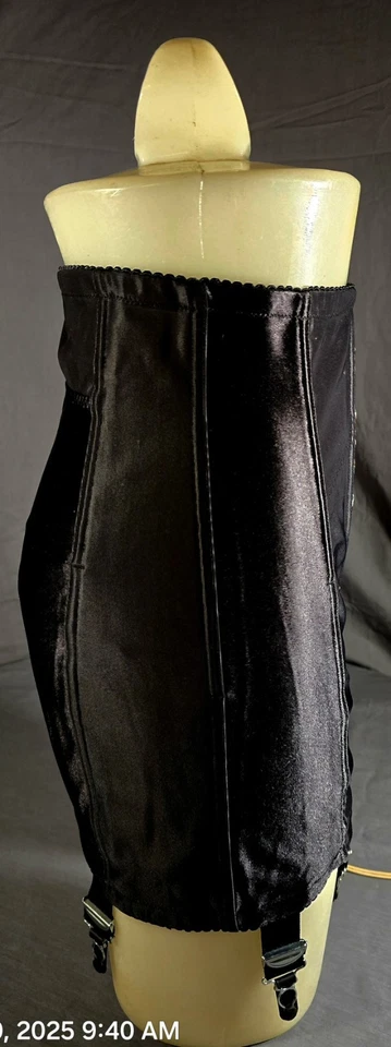 Trim Girdle Skirt Sz Large Black And Leopard Panel 6 Garters - Image 4 of 4