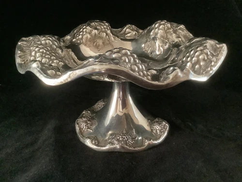 International C1470 GRAPE & GRAPEVINE sterling tazza / bowl