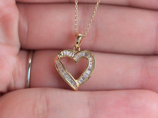 1,850 18k Yellow Gold 0.38ct Baguette Diamond Open Heart Pendant Necklace