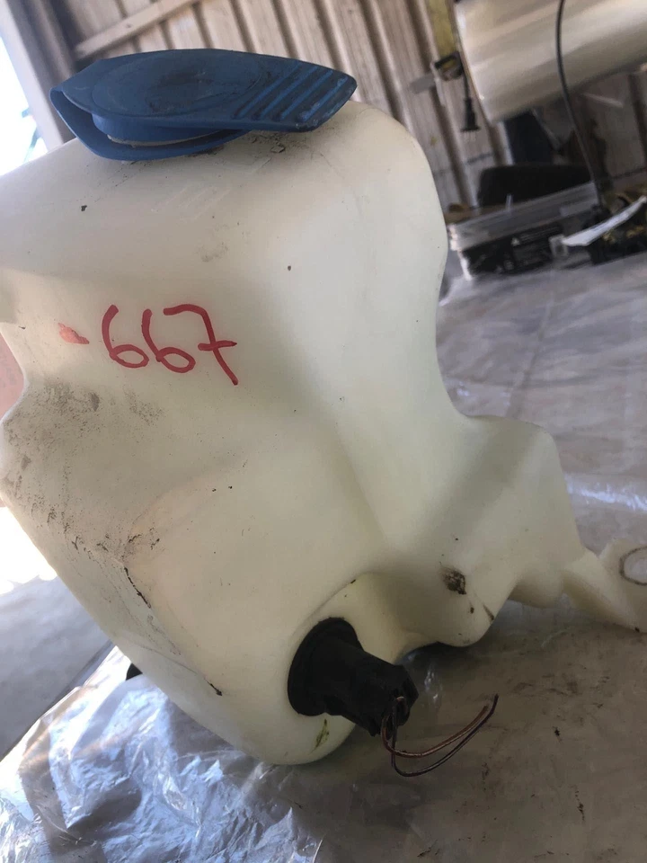 2000-2007 VOLKSWAGEN JETTA EXCEPT GLI Windshield Washer Bottle Reservoir Bottle - Image 3 of 4