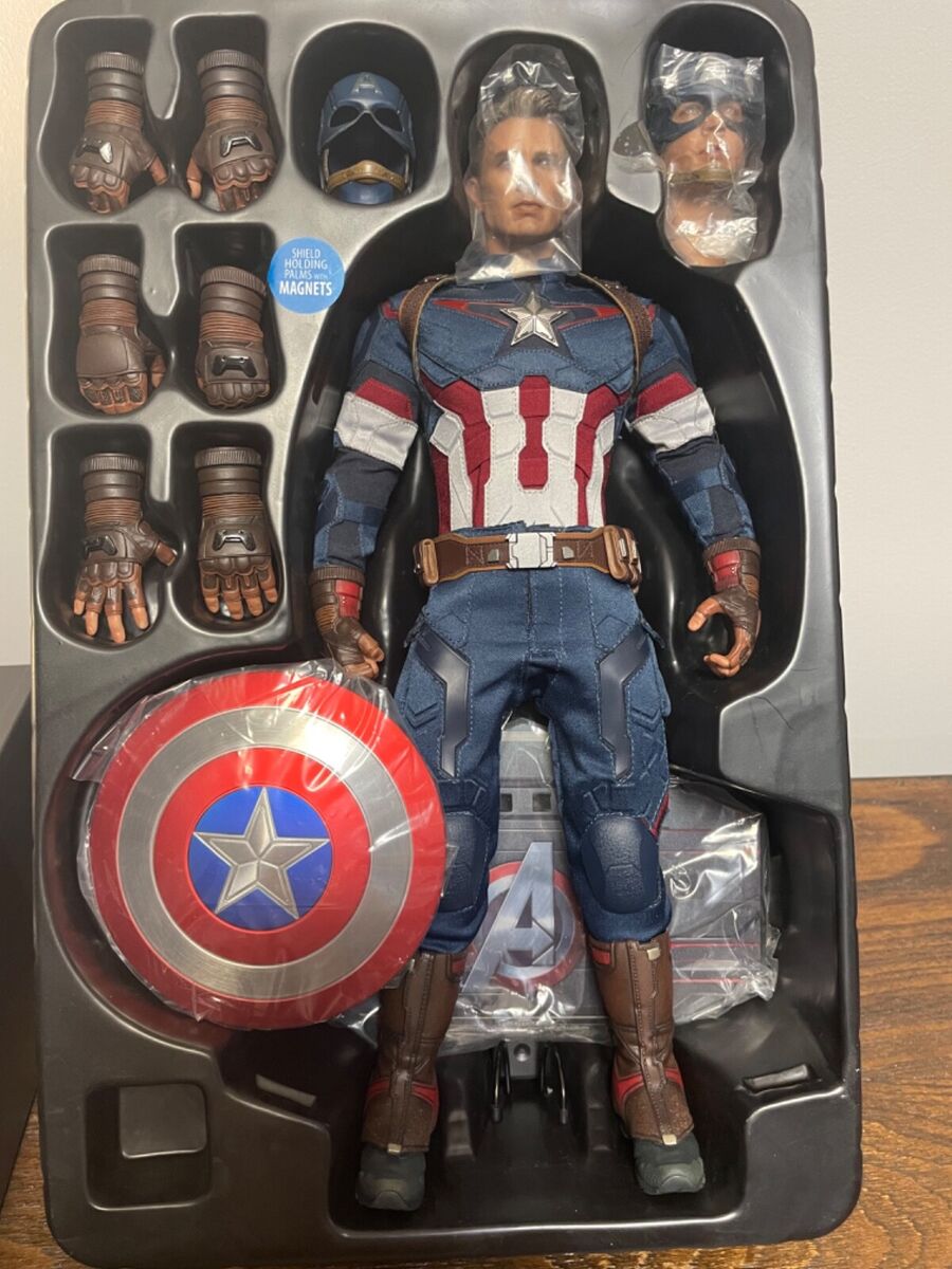 Hot Toys Avengers Age of Ultron- Captain America Action Hot Toys Avengers Age of Ultron- Captain America Action