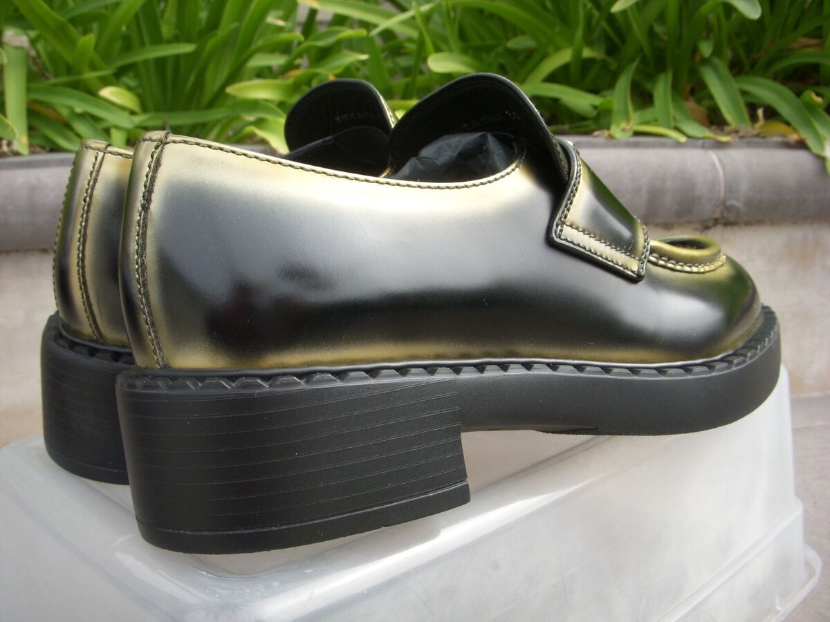 【VIP価格】 PRADA Triangle Logo Chocolate Brushed ローファー Prada CHOCOLATE LAMBSKIN LOAFERS Nero Platino Triangle Logo