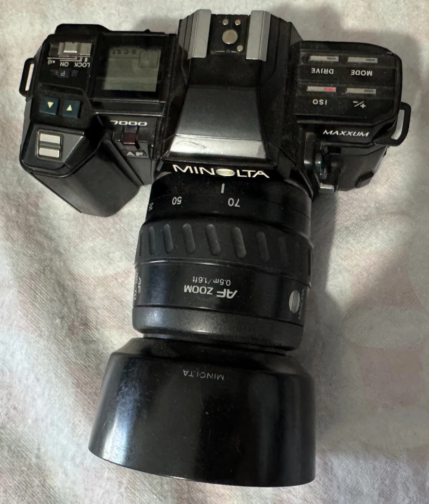 Lot Minolta Maxxum 7000 AF - 50mm F/1.7 + 35-70mm + Flash + Manuels