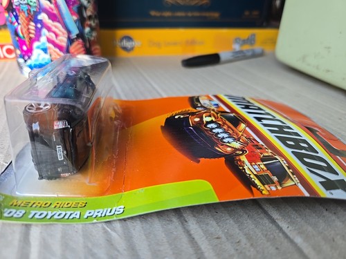 Matchbox #26 Metro Rides ‘08 Toyota Prius - Picture 4 of 5