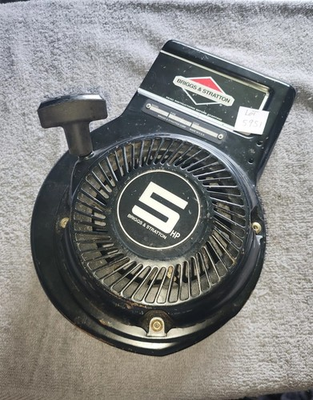#ad VINTAGE BRIGGS amp; STRATTON 5 HP ENGINE PARTS ACCESSORIES RECOIL START SHROUD $34.99