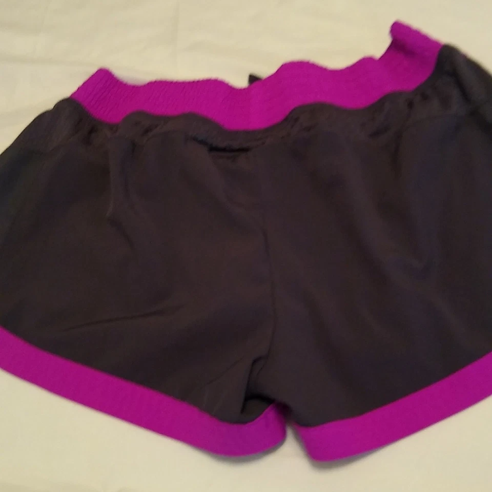 Shorts preto e rosa tamanho pequeno feminino C9 Champion. - Imagem 4 de 4