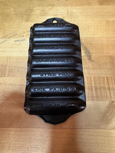 Vintage  Griswold No 262  Cast Iron  CRISPY CORN OR WHEAT  Stick Pan   Seasoned