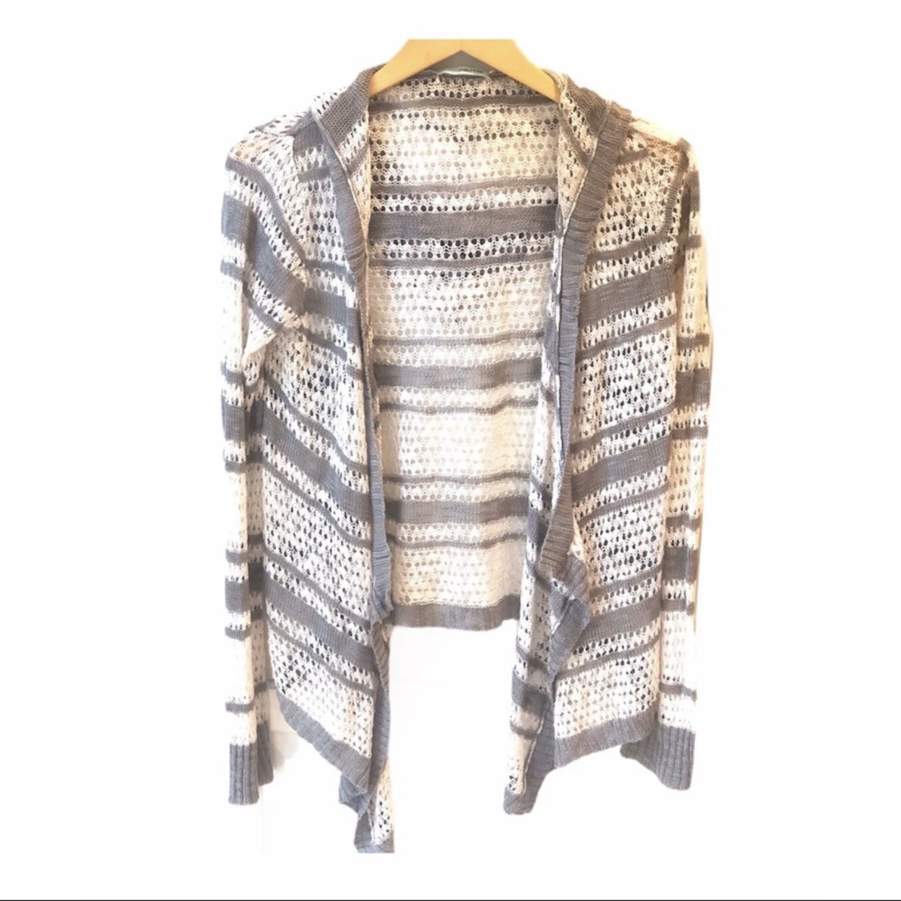Maurice’s Gray White Striped Cardigan Lightweight Summer Sweater Hoodie M Open
