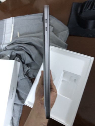 Apple MacBook Pro 2018 I9 16GB 512GB - Afbeelding 13 van 14