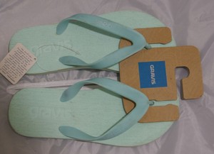 burton flip flops