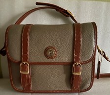 Cartera de cuero de la colección Chenson
