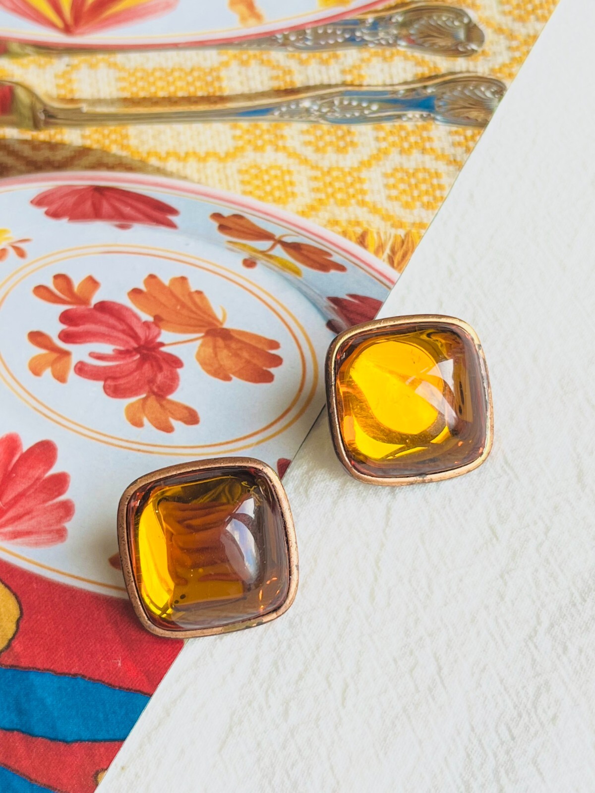 Orecchini quadrati Yves Saint Laurent YSL vintage Gripoix arancione ambra cabochon