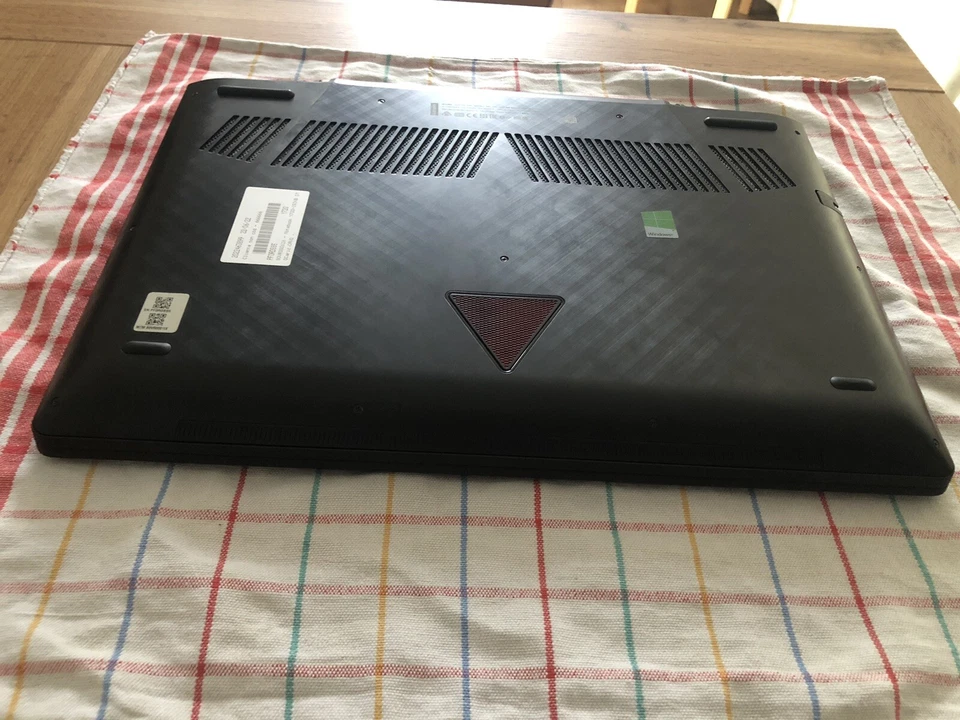 Lenovo Legion Y720-15IKB Notebook i7-7700HQ GTX 1060 - Immagine 4 di 4