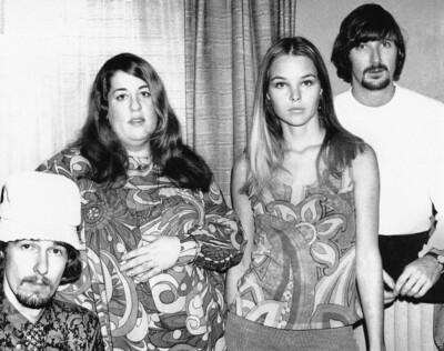 Mamas And The Papas    Hot Sexy   8X10 CELEBRITY PHOTO   039838