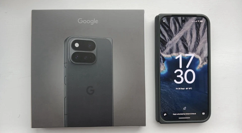 Google Pixel 11 Pro Fold · 256GB, photo 2 of 5