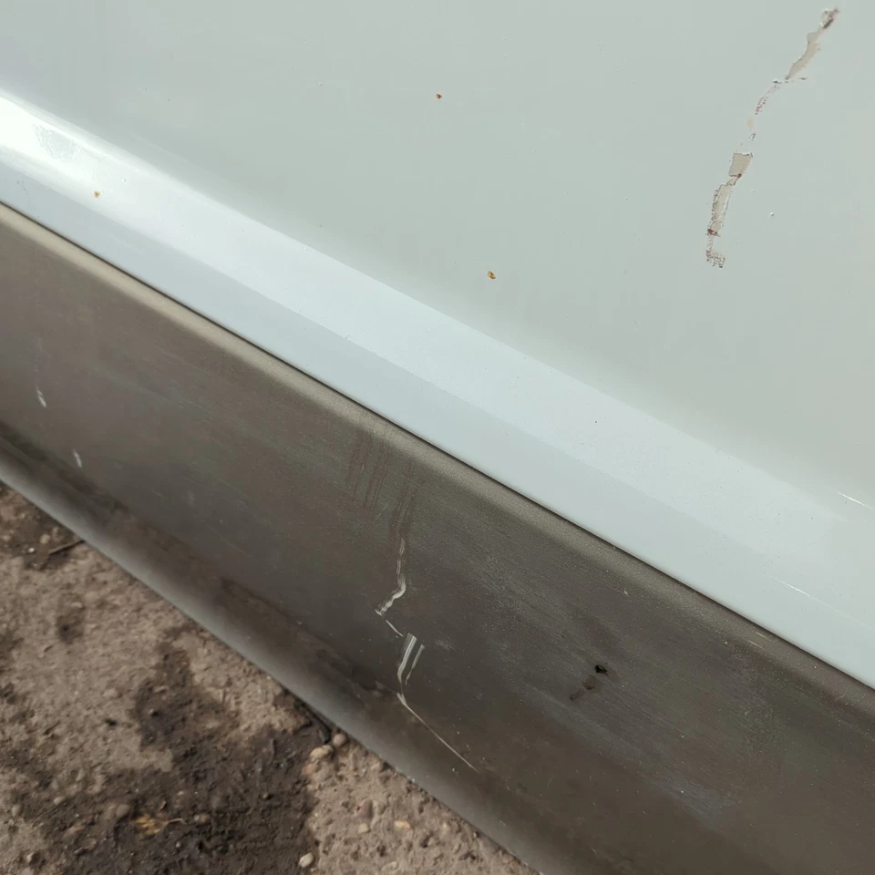 MITSUBISHI SHOGUN PAJERO MK2 PUERTA PASAJERO DELANTERA IZQUIERDA LADO CERCANO BLANCO (OS) Foto 3 de 4