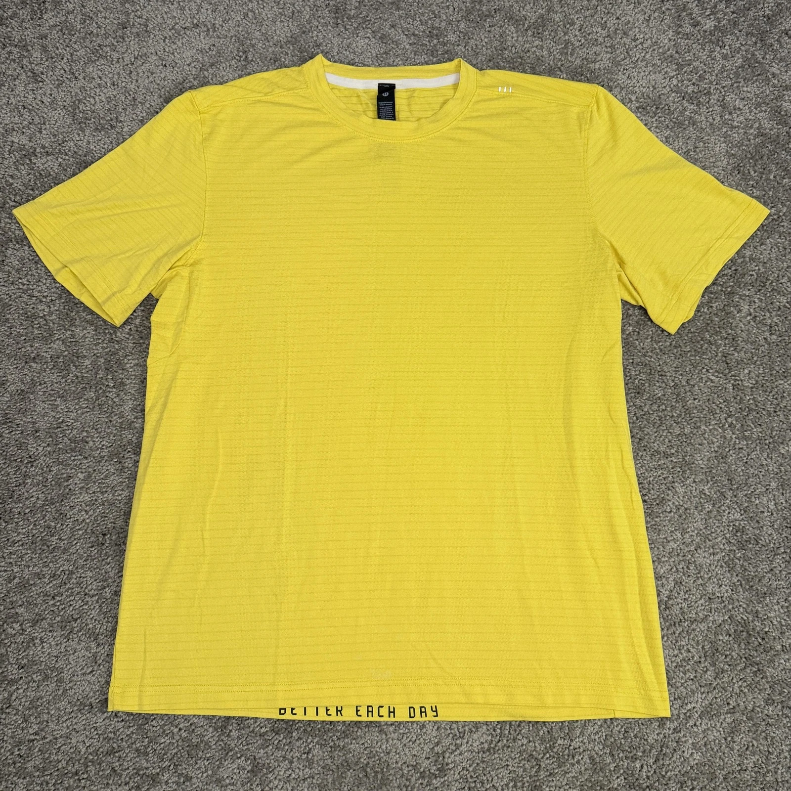 Lululemon Shirt Mens M Yellow Striped Reflective Run Tee Moisture Wicking