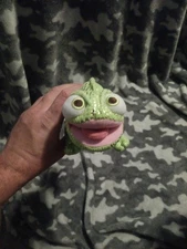 Disney Parks Tangled 8” Pascal Rapunzel’s Chameleon Lizard Green Metallic Plush