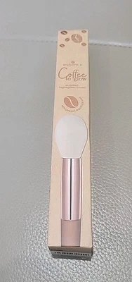 essence Coffee to Glow Scented Highlighter Brush - Image 1 of 4