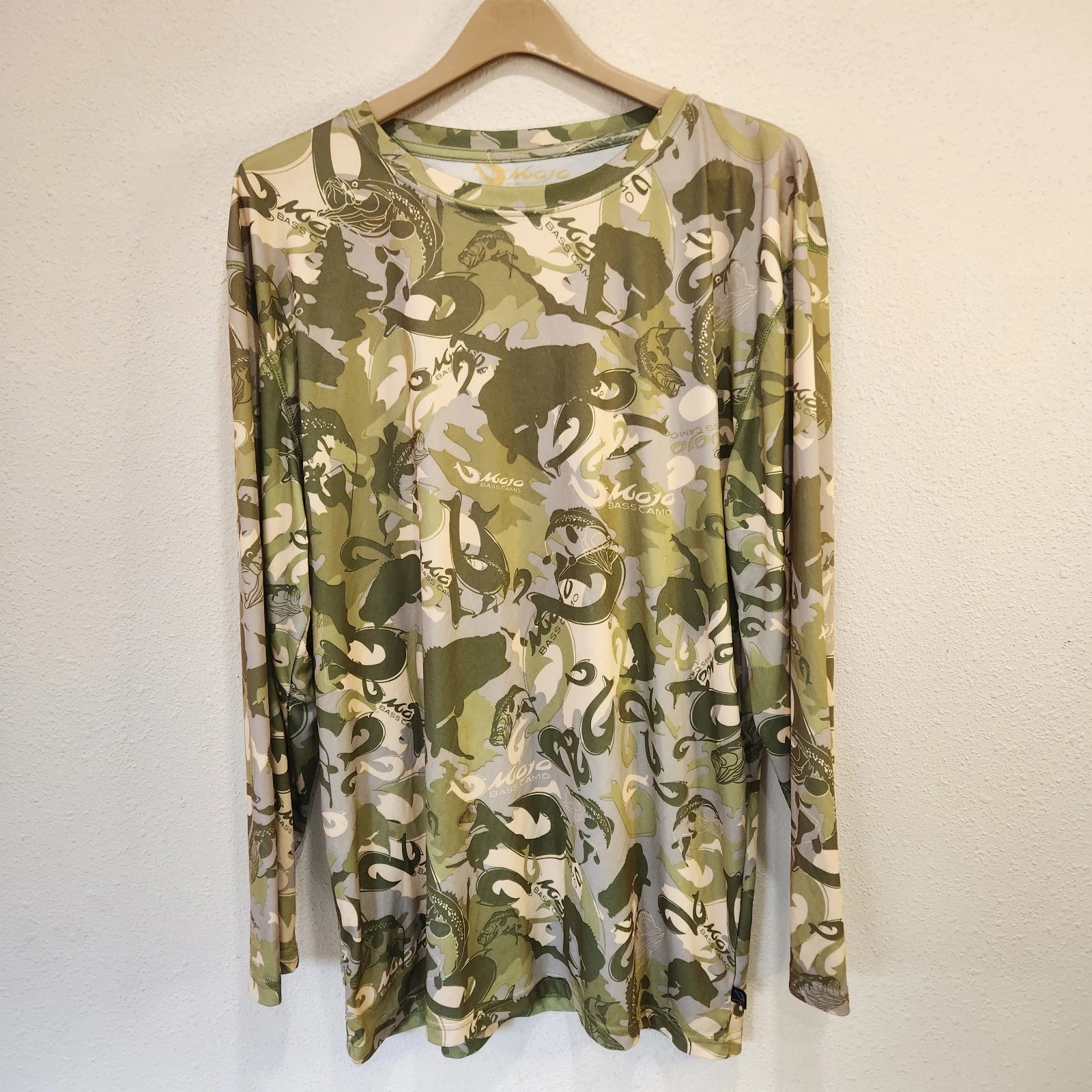 Mojo Bass Camo Men’s Long Sleeve Performance Shirt Size L Fishing Outdoors