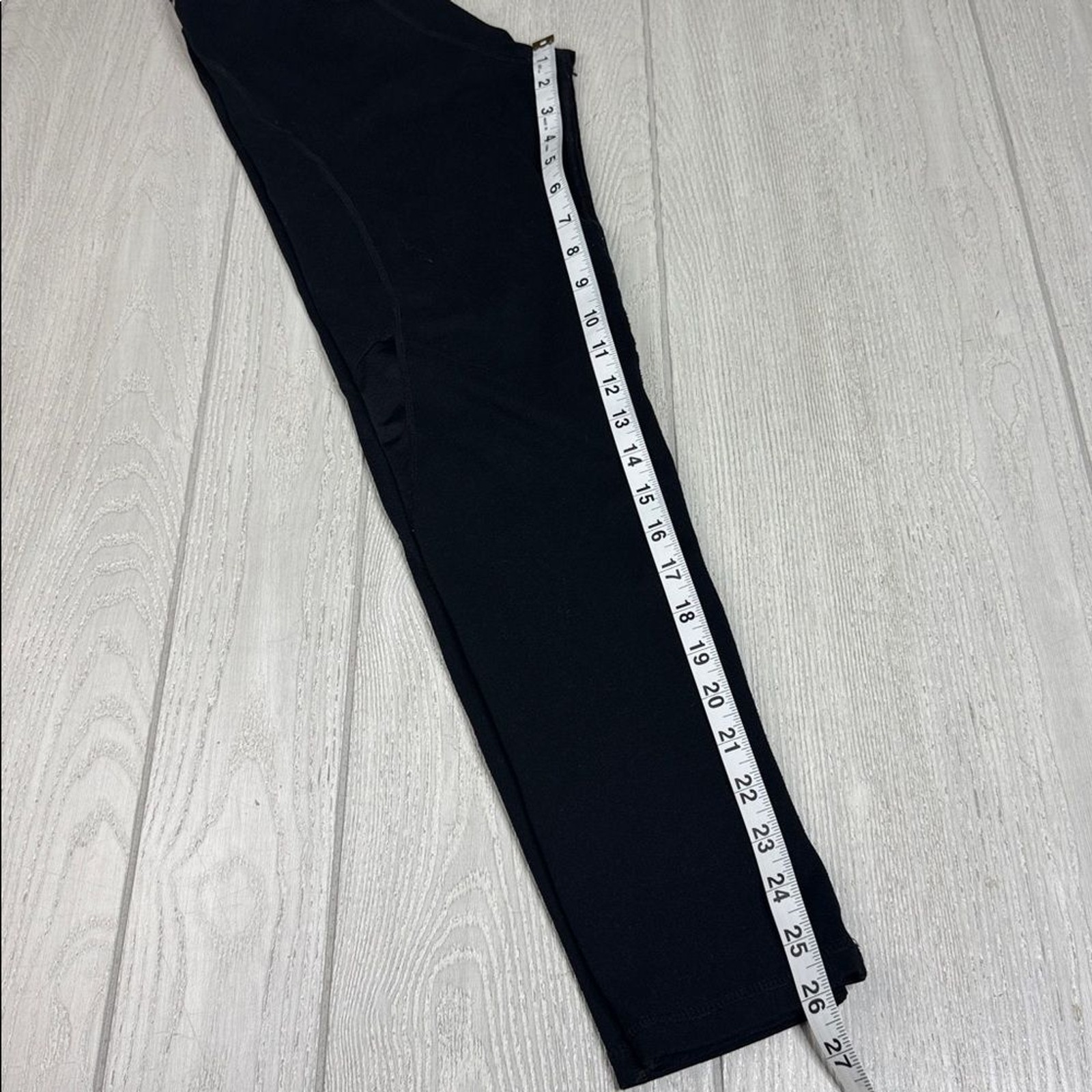 Large 12/14 Umbro leggings, athletic image 5