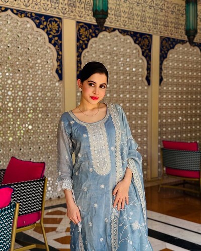 New Designer Pure Gold Crush Silk Top And Bottom With Dupatta For Women - Picture 2 of 12
